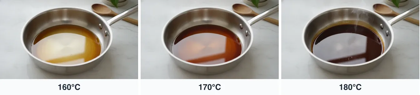 同じステンレスの浅い片手鍋に薄く張ったカラメルを、温度で3つ並べた比較。160°Cは底の金属の筋が透ける明るい琥珀色、170°Cは赤みのある透き通った茶色、180°Cは底が見えないほど濃い焦げ茶